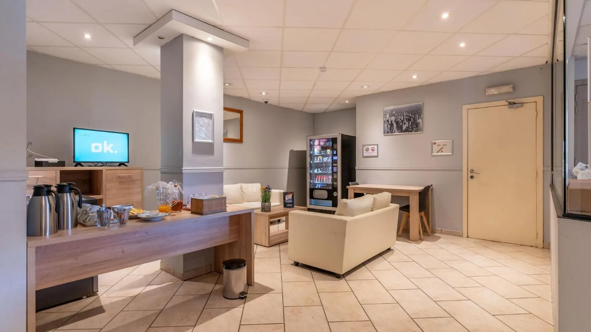 Room In Studio - Studio Triple Near Noord Station Sint-Jans-Molenbeek Belgium