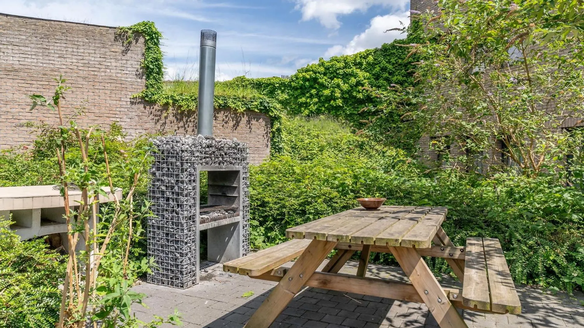 Guest house Room In Studio - Studio Triple Near Noord Station Sint-Jans-Molenbeek